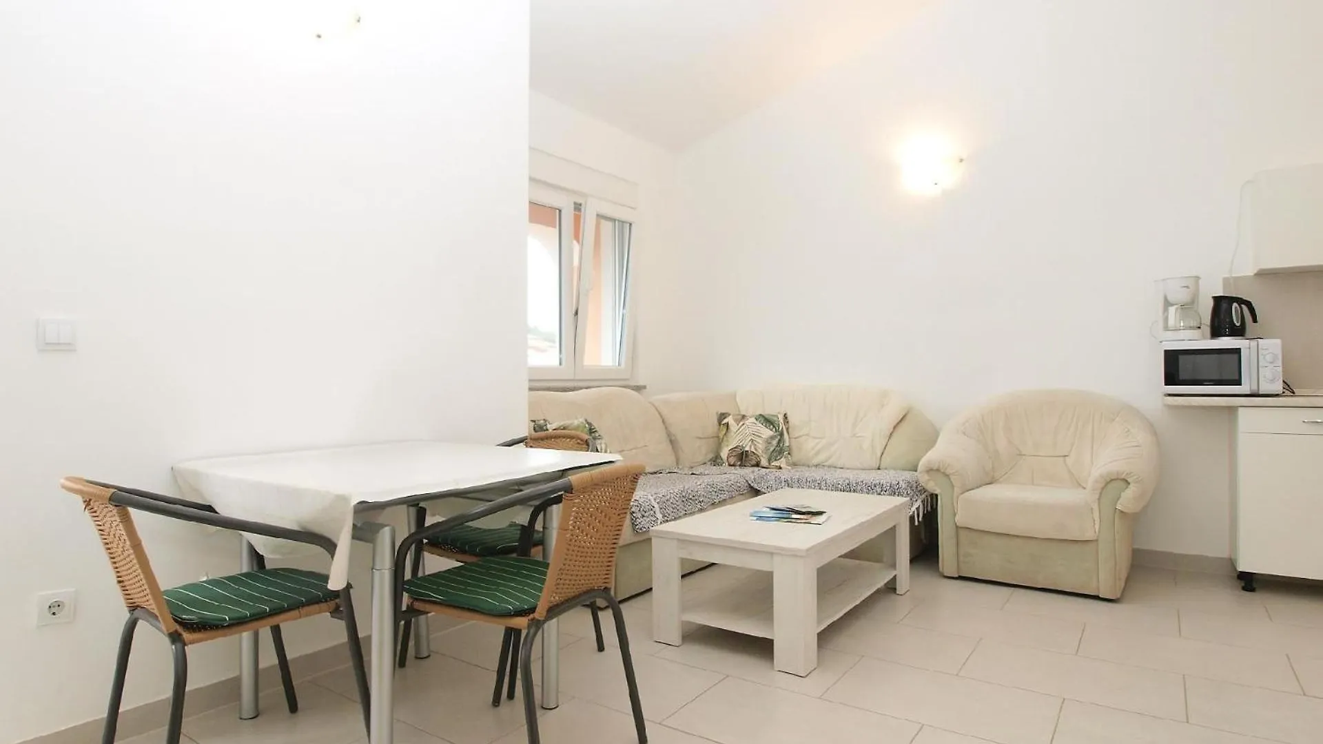 Apartment Ferienwohnung Fuer 3 Personen Ca 32 Qm In Liznjan, Istrien Suedkueste Von Istrien